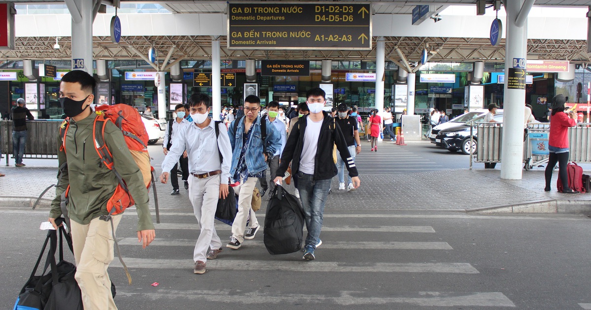 'Lệnh' đeo khẩu trang nơi công cộng chống Covid-19: Ai cũng tự giác đeo để ngăn dịch