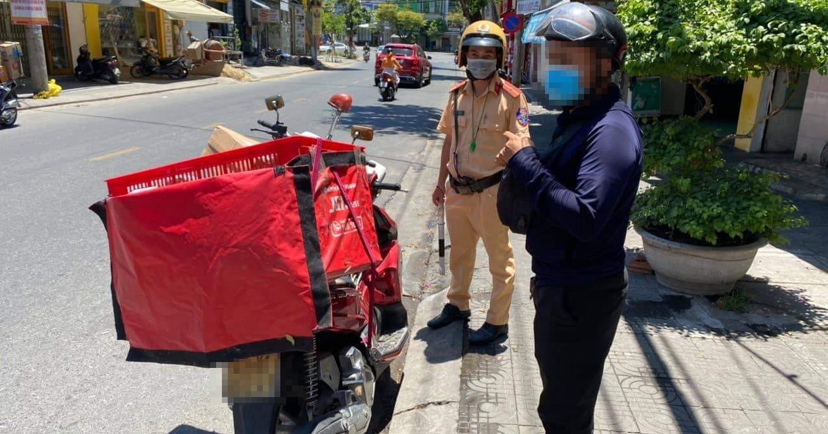 Dân mạng năn nỉ 'tha' shipper vì chưa rõ lệnh cấm giao hàng