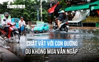 Không mưa vẫn ngập, người dân Hóc Môn chật vật qua nút giao đang thi công