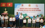 Phó thủ tướng Trần Lưu Quang và đoàn công tác T.Ư Đoàn thăm và tặng quà trẻ mồ côi