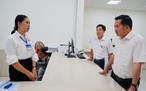 Ông Đinh Văn Nơi kiểm tra việc xử lý hồ sơ đất đai ở Phú Quốc