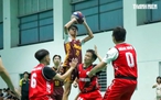 Hơn 100 vận động viên khuấy động sân bóng rổ Gia Lai