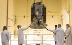 NASA đẩy nhanh sứ mệnh táo bạo cứu đài thiên văn sắp rơi xuống trái đất
