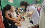 Nguy cơ ‘dịch chồng dịch’ với sốt xuất huyết, não mô cầu, tay chân miệng