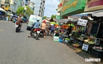 Buôn bán lấn chiếm lòng, lề đường