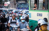 Đã đến lúc 'mạnh tay' siết khí thải xe máy, ô tô