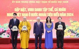 Chung dòng máu Lạc Hồng: 'Đại sứ tâm linh' trên đất Mỹ