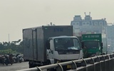 TP.HCM: Tai nạn trên cầu Bình Lợi, người bán trái cây tử vong