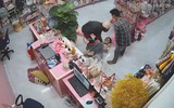 Bình Phước: Bắt giữ 2 nghi phạm cướp tài sản ở cửa hàng quà tặng