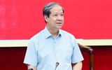 Bộ trưởng GD-ĐT: Dạy học thoải mái sáng tạo, coi thi 'cứ đúng quy định mà làm'