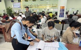 Người dân đua nhau đi làm hồ sơ nhà đất
