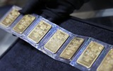 Giá vàng hôm nay 10.7.2025: Neo cao gần 121 triệu đồng