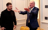 Viện trợ đổ dồn về Ukraine