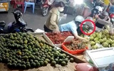TP.HCM: Công an xác định được 4 nghi phạm dàn cảnh móc túi ở chợ công nhân
