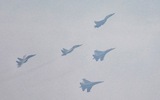 'Hổ mang chúa' Su-30MK2 nhào lộn trên quảng trường Ba Đình