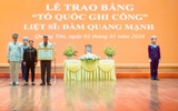 Trao bằng Tổ quốc ghi công liệt sĩ Đàm Quang Mạnh hy sinh tại quần đảo Trường Sa