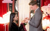 Chàng trai Bỉ mang cồng chiêng, 10 con heo, 2 con dê... hỏi cưới cô gái Tà Ôi