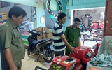 Người đàn ông chi tiền tỉ mua thiết bị và lập đội chữa cháy tình nguyện