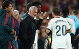 HLV Mourinho cảnh báo nóng sau trận Siêu kinh điển Real Madrid thắng Barcelona 2-1: ‘Chớ tự mãn’
