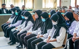 Vụ trói trẻ mầm non gây rúng động Indonesia: 11 bảo mẫu lãnh án tù Vụ trói trẻ mầm non gây rúng động Indonesia: 11 bảo mẫu lãnh án tù