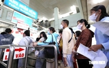 Cử tri TP.HCM phản ánh vì sao khám dịch vụ nhanh, BHYT chờ lâu?