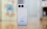 Cuộc đua đưa tính năng cao cấp xuống smartphone tầm trung