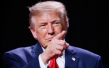 Ông Trump gọi người vẫn dùng thuật ngữ AI là ‘kẻ thù’