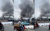 Cháy ở TP.HCM, khói đen cuồn cuộn khiến khu dân cư nháo nhào