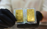 Giá vàng, bạc tiếp tục rơi thẳng đứng, nhà đầu tư choáng váng