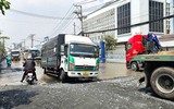 Đường vào cảng Tân Thuận xuống cấp, TP.HCM yêu cầu sửa gấp
