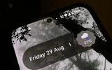 Chấm trắng trên điện thoại Android báo hiệu điều gì?