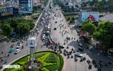 Sáng 25.5, vẫn có người đi nhầm ở vòng xoay Điện Biên Phủ: CSGT hướng dẫn tránh kẹt xe