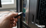 Nên cắm cổng nào khi máy tính có tới 2 cổng USB màu xanh?