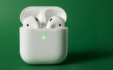 Đèn xanh nhấp nháy trên AirPods muốn ám chỉ điều gì?