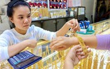 Giá vàng giảm không phanh, bắt đáy cũng lỗ nặng