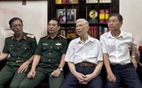 Đại tướng Phan Văn Giang thăm trung tướng Đặng Quân Thụy