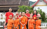 Mang yêu thương đến trẻ mồ côi chưa một lần được khám bệnh ở Lào