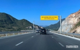 Mẹo nhỏ giúp tài xế giữ khoảng cách an toàn khi lái ô tô trên cao tốc
