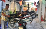 Thầy giáo ‘đồng nát’ và những chuyến xe trao cơ hội đến trường