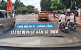 Tài xế lái xe bán tải vượt đèn đỏ vì... đường vắng, bị phạt gần 20 triệu