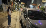 Nữ du khách Hàn Quốc quên điện thoại trên Grab, CSGT chở đi lần theo định vị