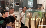 Khoảng trống nào để người Trung Quốc 'cầm đoàn', điểm shopping khép kín hoạt động?