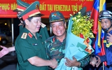 Vị tướng 3 lần dẫn quân đi cứu hộ nước ngoài: 'Phần thưởng lớn nhất là những cái ôm’