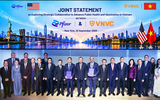 Công ty Vắc xin VNVC và Tập đoàn Pfizer trao văn kiện hợp tác tại Mỹ