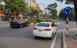 Vào vòng xuyến, nhường xe bên trái hay bên phải mới đúng luật?