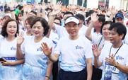 Bí thư TP.HCM cùng gần 1.000 nhà báo tham gia chạy 'Tự hào thành phố tôi yêu'
