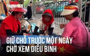 Người dân đến sớm một ngày để giữ chỗ xem A80