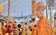 Khóa lễ trì tụng Kinh Địa Tạng tại công viên Lê Thị Riêng: Không chỉ để cầu siêu