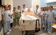 Bệnh nhân Hàn Quốc hồi sinh kỳ diệu sau 80 ngày hôn mê được đưa về nước
