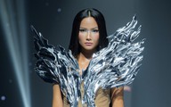 H'Hen Niê 'bế' bụng bầu 4 tháng lên sàn diễn, lên tiếng về ý kiến trái chiều
